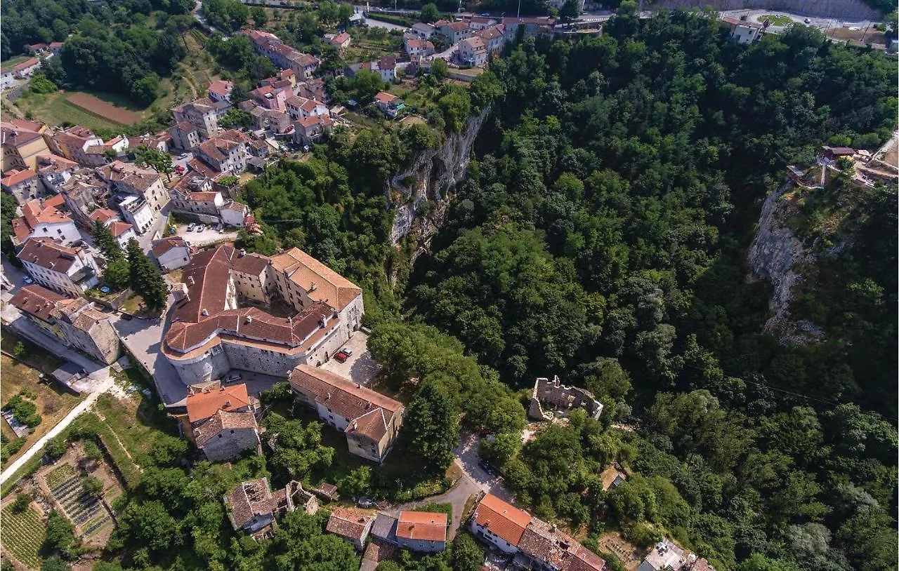 Amazing Apartment In Pazin With Wifi Katun Lindarski 0*,  Croatia